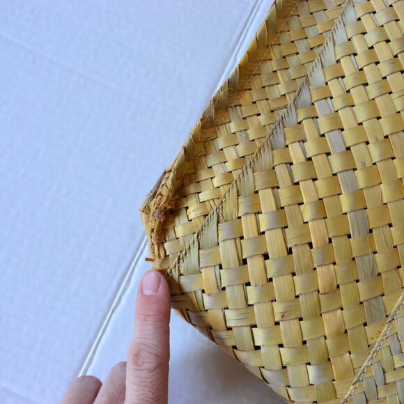 Vintage XL Straw Tote Bag - Picture 4 of 12